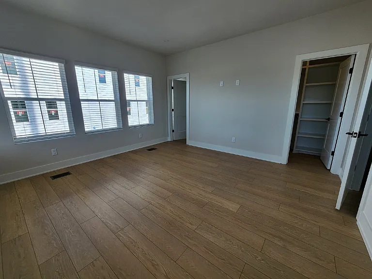4118 Indiana Ave — Photo 28