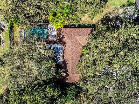 3rd image of 1923 Rolling Green Cir