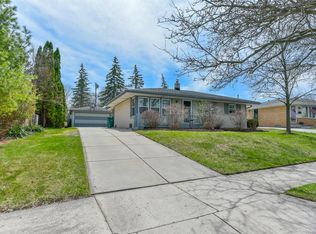 N84W15103 James Ave, Menomonee Falls, WI 53051