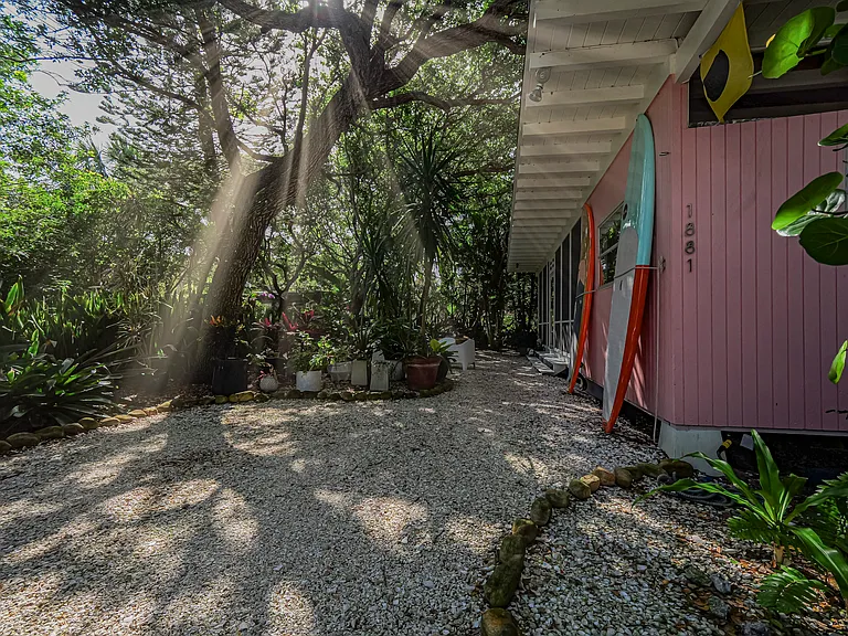 1881 E Barefoot Pl — Photo 46