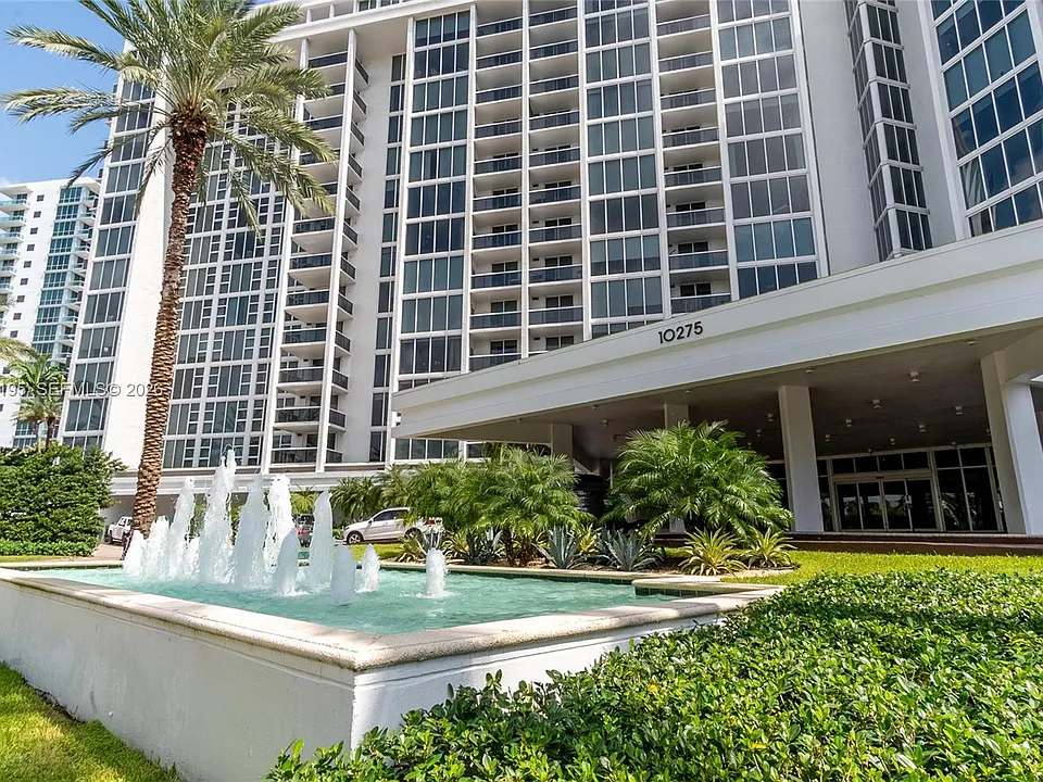 10275 Collins Ave #720