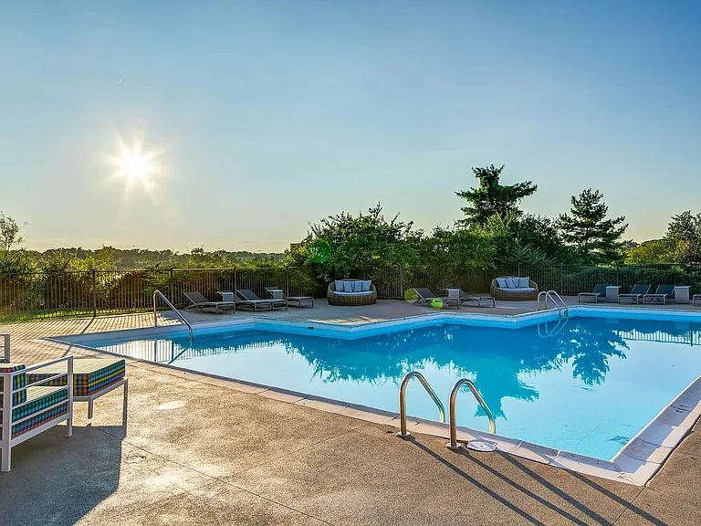 Grandview Apartments - Second Pool