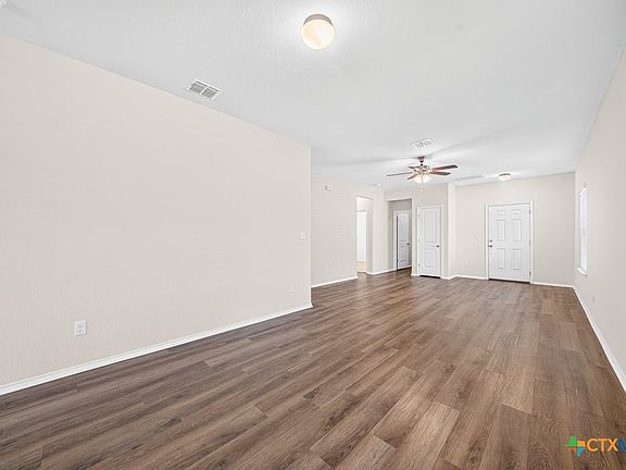 3rd image of 115 Laurel Grace Ln
