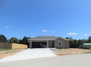 270 Wolves Ln, Reeds Spring, MO 65737