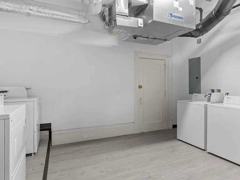 105 William St #205 — Photo 20