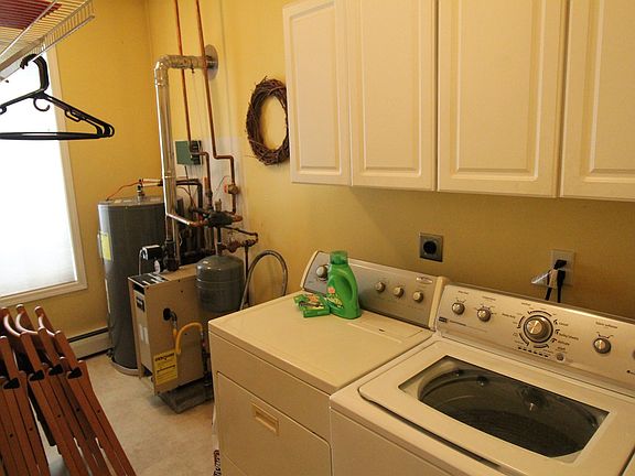 5th image of 26 Chapman Cir