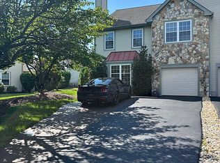 41 Magnolia Dr, Newtown, PA 18940