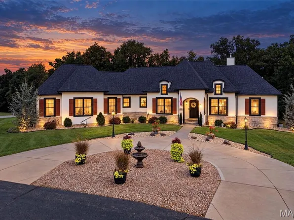 11 Little Lake Ct, Troy, MO 63379