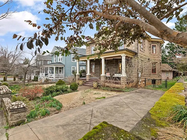512 Lexington Ave — Photo 19