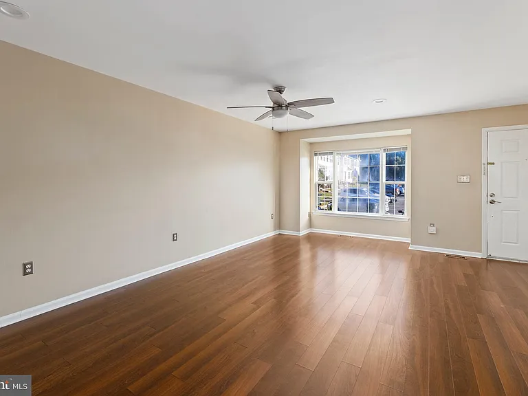 3343 Cape May Ct — Photo 9