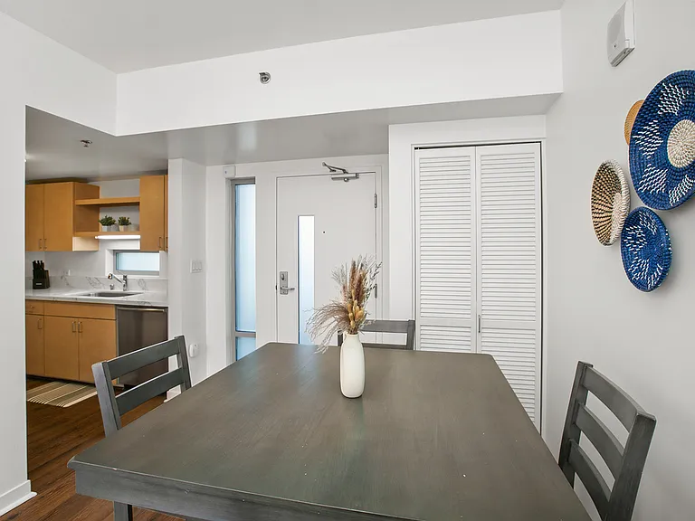 425 W Beech St #526 — Photo 12