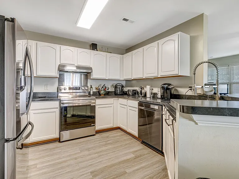 103 Mosel Ct — Photo 14