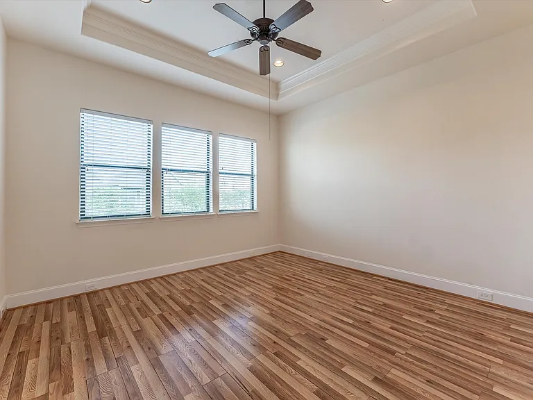 308 Grove St — Photo 11