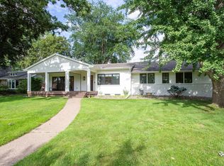 524 Mississippi River Blvd S, Saint Paul, MN 55116