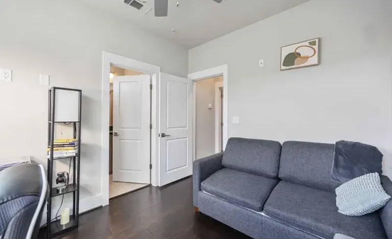 2401 Crawford St #2210 — Photo 14