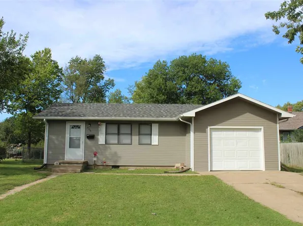 906 N Campbell St, Abilene, KS 67410