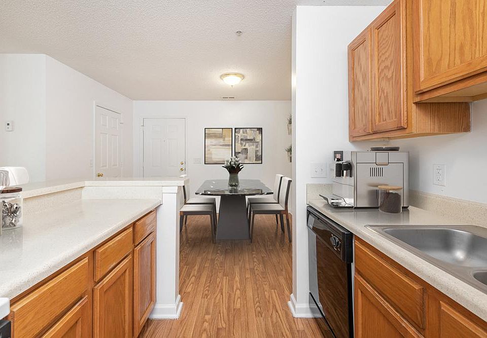 1st image of 210 Sunset Dr #226