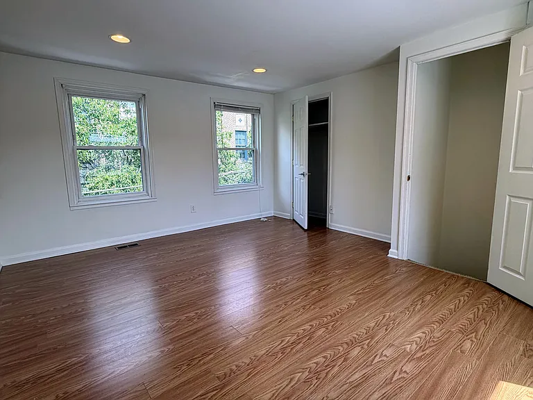 116 W Wildey St — Photo 18