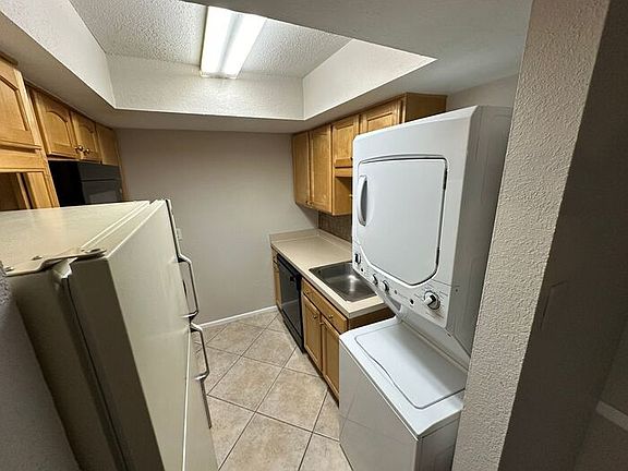 4th image of 6020 Village Cir N