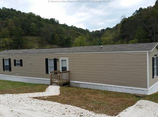 7040 Thomas Ridge Rd, Leon, WV 25123