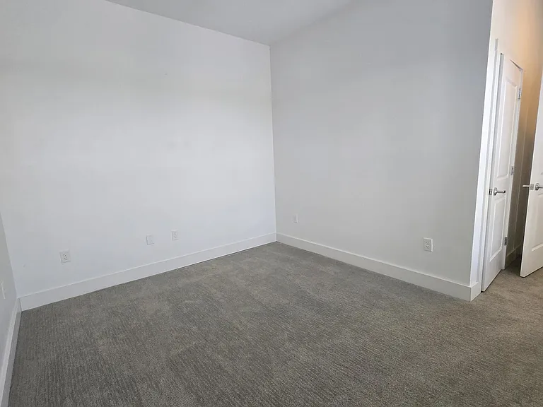 MV Flats @ Riverlights — Photo 16