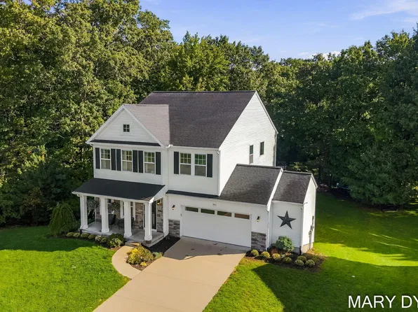 9350 Pier Pl, West Olive, MI 49460