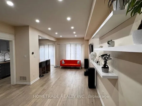 231 Denise Cir, Newmarket, ON L3X 2K2