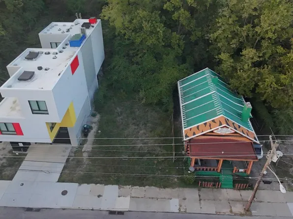 2422 Riverside Dr, Cincinnati, OH 45202