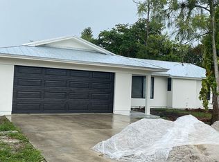 100 Cambridge Ln, Royal Palm Beach, FL 33411