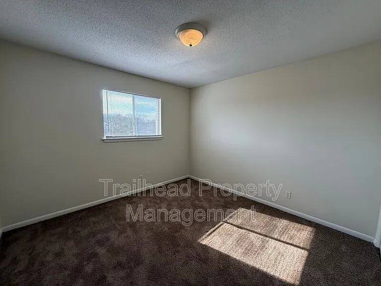 5811 Maple St #11 — Photo 3