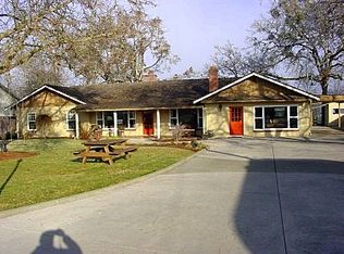 1350 Redwood Cir, Grants Pass, OR 97527