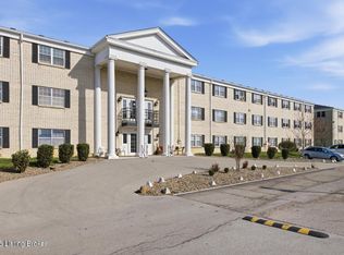 316 El Conquistador Pl, Louisville, KY 40220