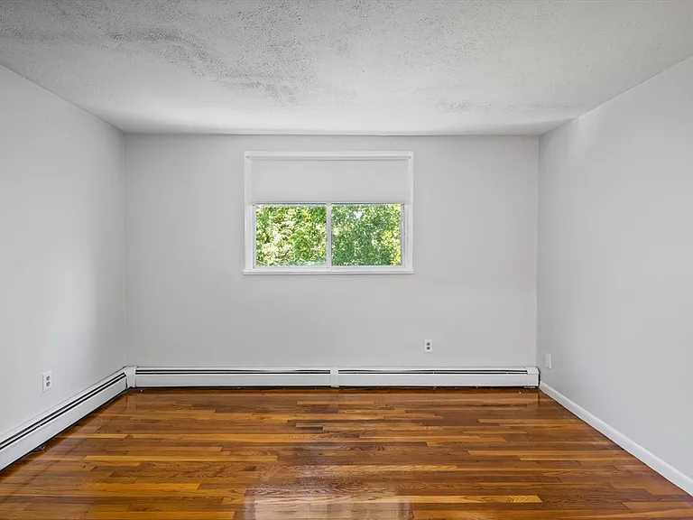 572 Cummins Hwy #16 — Photo 7