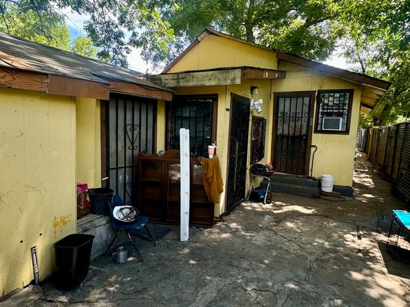 san-antonio-texas-169351408 picture