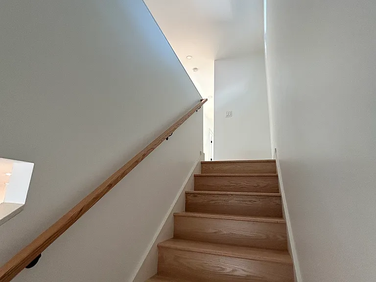 1003 E Washington St — Photo 11