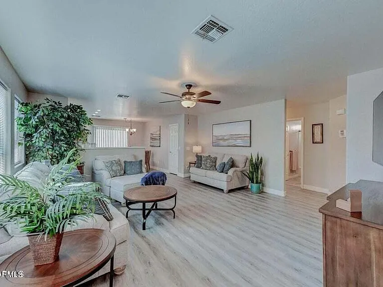 2477 E Meadow Land Dr — Photo 6