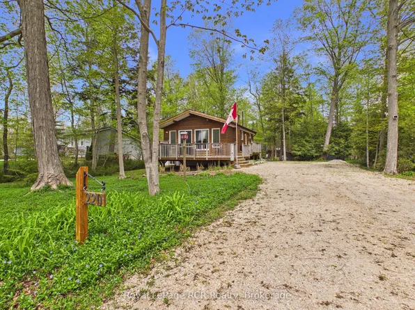 220 Shadywood Cres, Huron Kinloss, ON N2Z 2X3