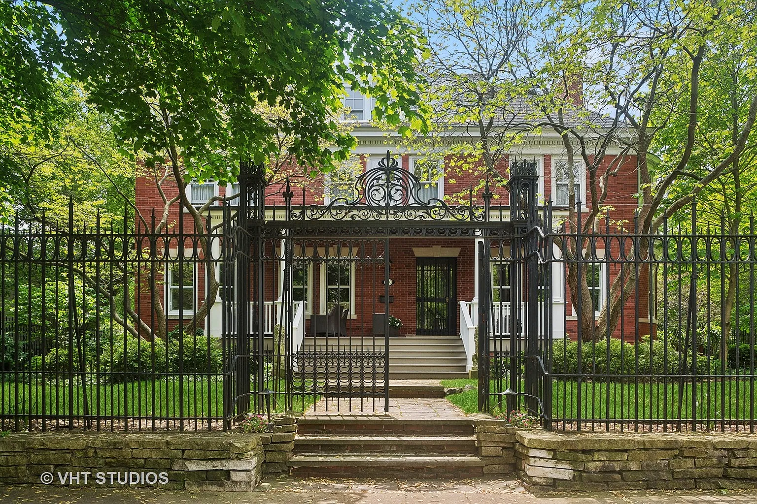 330 Greenwood St photo 1