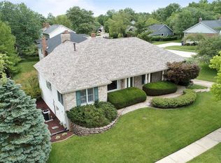 15711 Heathercroft Dr, Chesterfield, MO