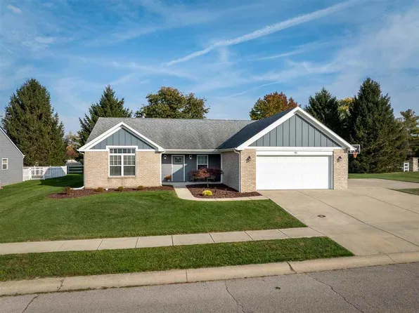 806 Willow Dr, Centerville, IN 47330