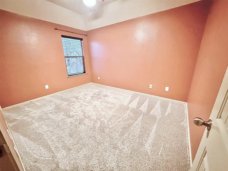 12801 Winter Springs Dr — Photo 17