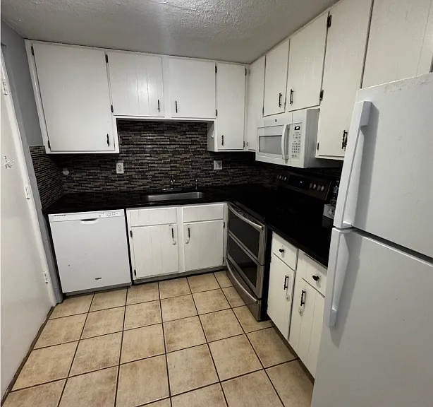 215 Winter St #4N — Photo 9