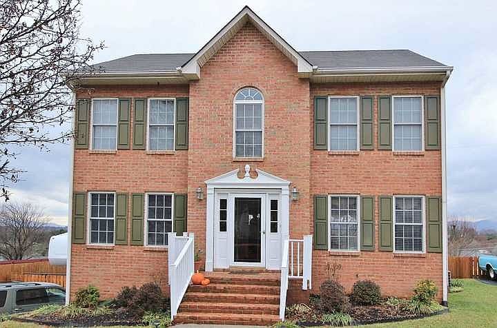 1st image of 1324 Cedar Hl
