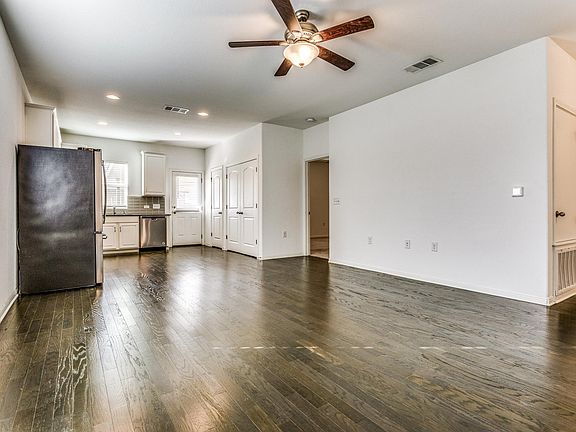 3rd image of 13012 Carswell St