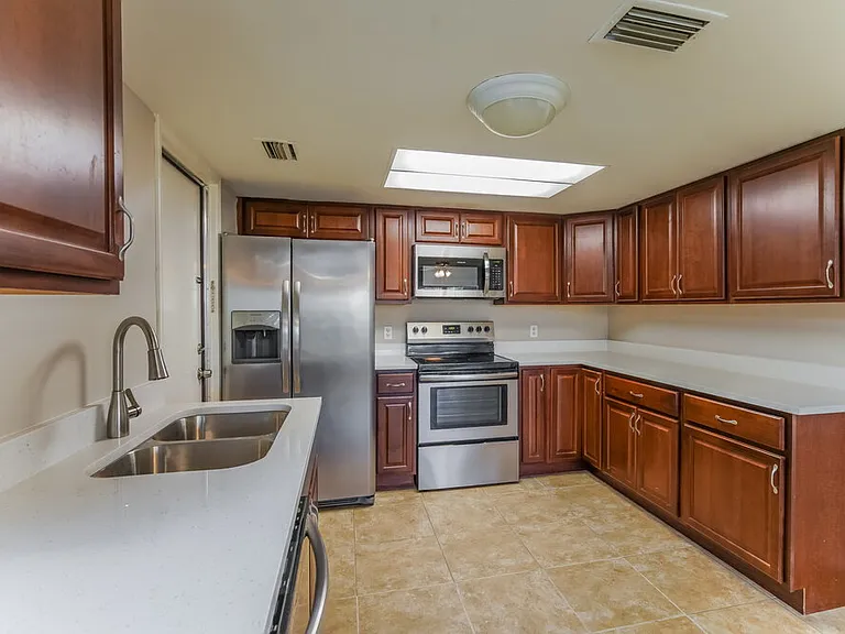 403 Blueberry Dr — Photo 7
