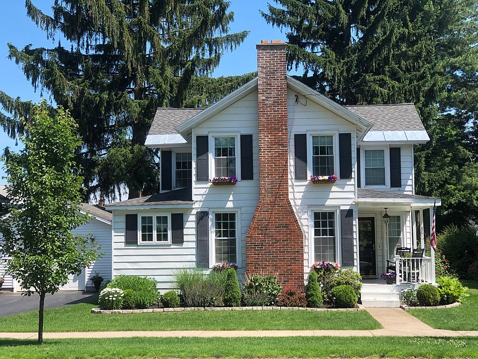 2nd image of 30 Grove St