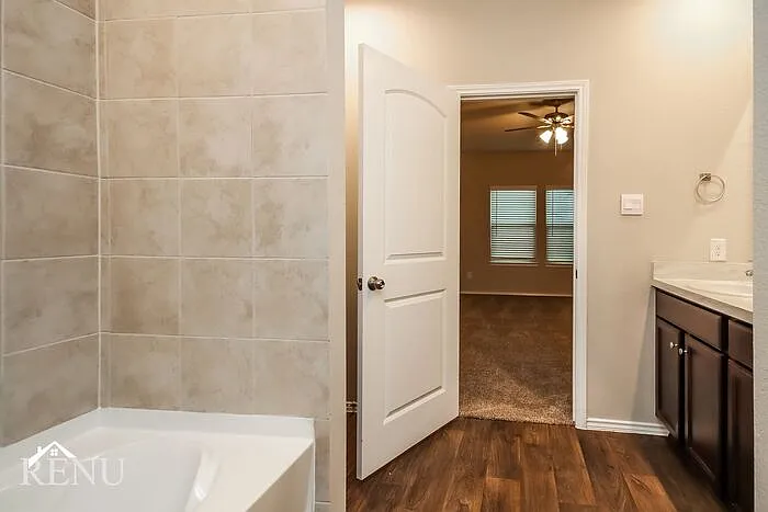 2407 Heeney Park Ln — Photo 9