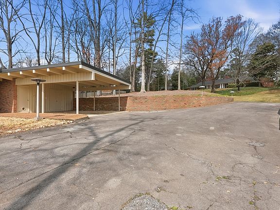 2nd image of 820 Atkinson Dr