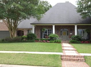 102 Fernewood Dr, Lafayette, LA 70503