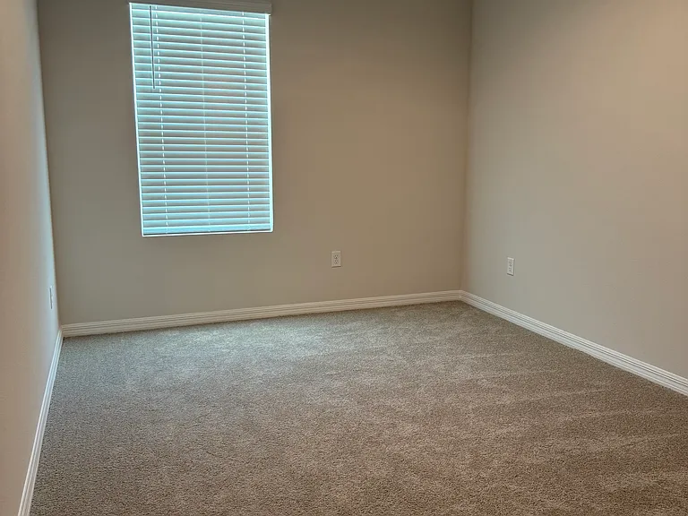 Hilltop Cir — Photo 9